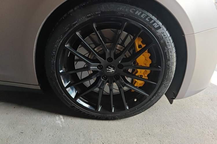 Used Maserati Ghibli 2019 3.0T Standard Version China VI Right Front Wheel Hub