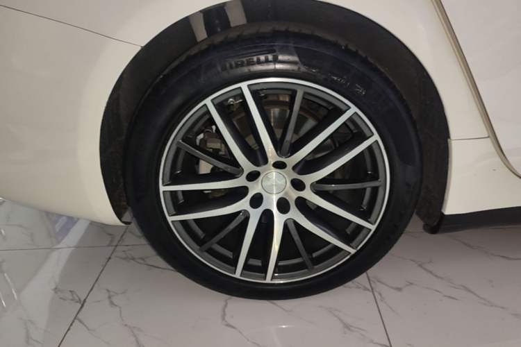 Used Maserati Ghibli 2019 3.0T Standard Version China VI Right Rear Wheel Hub