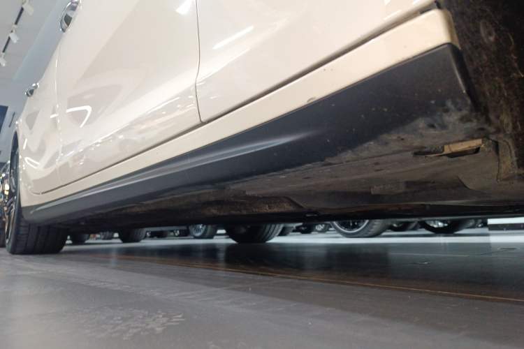 Used Maserati Ghibli 2019 3.0T Standard Version China VI Right Side Sill