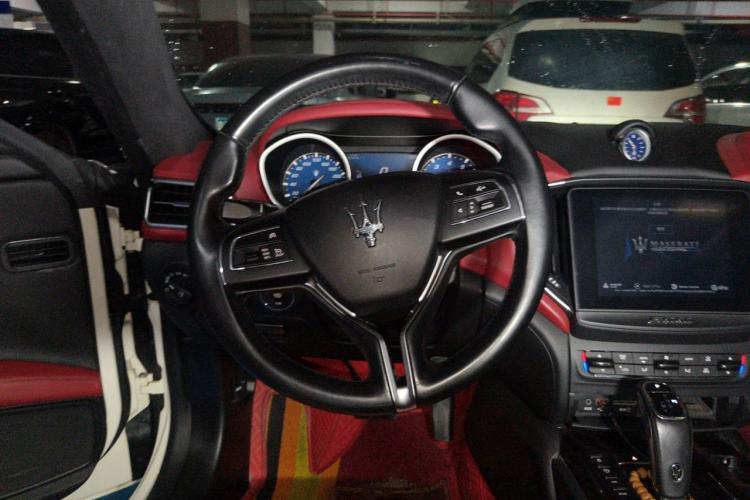 Used Maserati Ghibli 2019 3.0T Luxury Edition China V Standard Steering Wheel