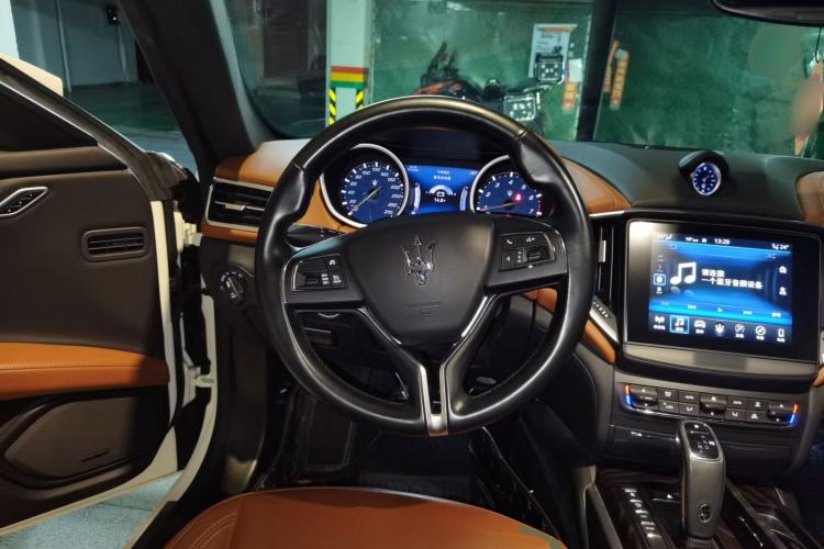 Used Maserati Ghibli 2019 3.0T Luxury Edition China V Standard Steering Wheel