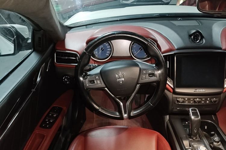 Used Maserati Ghibli 2019 3.0T Standard Version China V Emission Standard Steering Wheel
