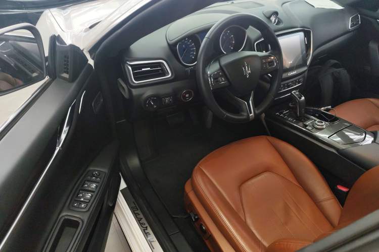 Used Maserati Ghibli 2019 3.0T Standard Version China V Emission Standard Interior 3