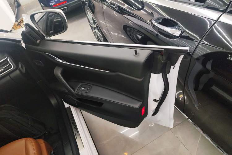 Used Maserati Ghibli 2019 3.0T Standard Version China V Emission Standard Interior 5