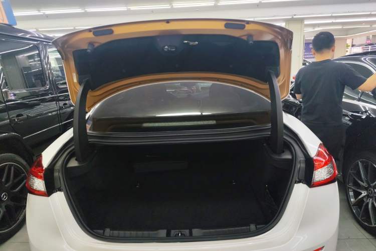 Used Maserati Ghibli 2019 3.0T Standard Version China V Emission Standard Trunk