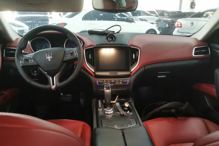 Used Maserati Ghibli 2020 3.0T Standard Edition Center Console