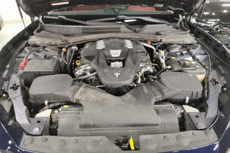 Used Maserati Ghibli 2020 3.0T Standard Edition Engine Bay