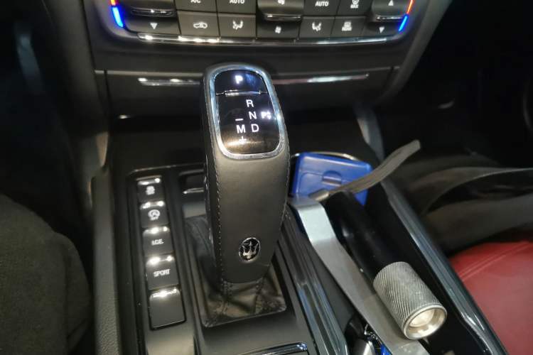 Used Maserati Ghibli 2020 3.0T Standard Edition Gear Lever