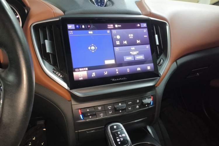 Used Maserati Ghibli 2021 2.0T Sharp Edition Audio And AC Panel