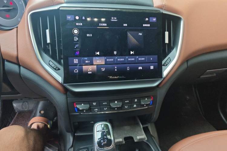 Used Maserati Ghibli 2021 2.0T Sharp Edition Audio And AC Panel
