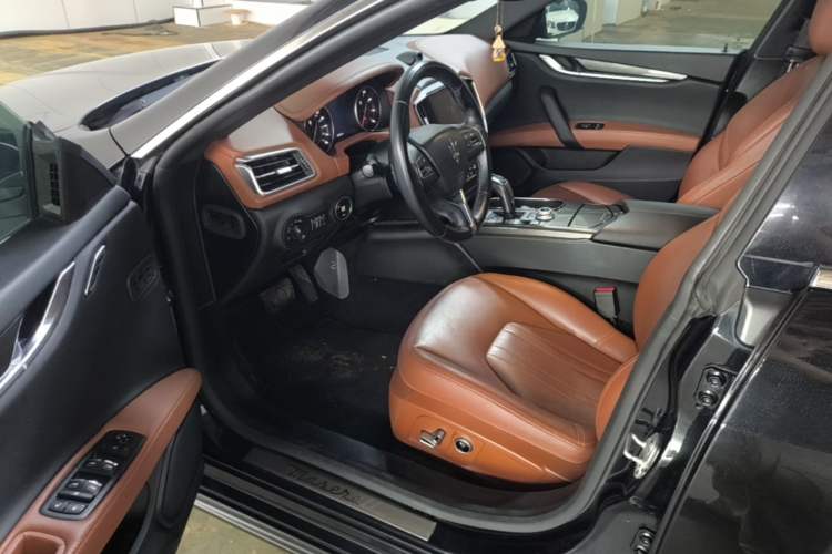 Used Maserati Ghibli 2021 2.0T Sharp Edition Driver Seat