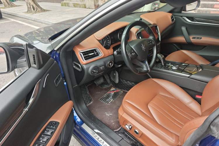 Used Maserati Ghibli 2021 2.0T Sharp Edition Driver Seat