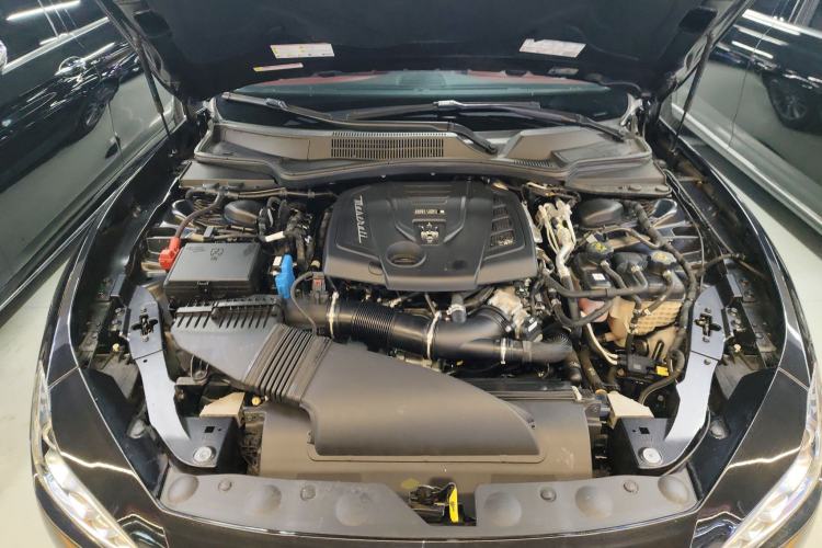 Used Maserati Ghibli 2021 2.0T Sharp Edition Engine Bay
