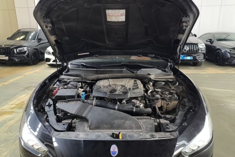 Used Maserati Ghibli 2021 2.0T Sharp Edition Engine Bay
