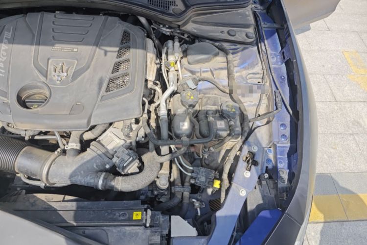 Used Maserati Ghibli 2021 2.0T Sharp Edition Engine Bay Left