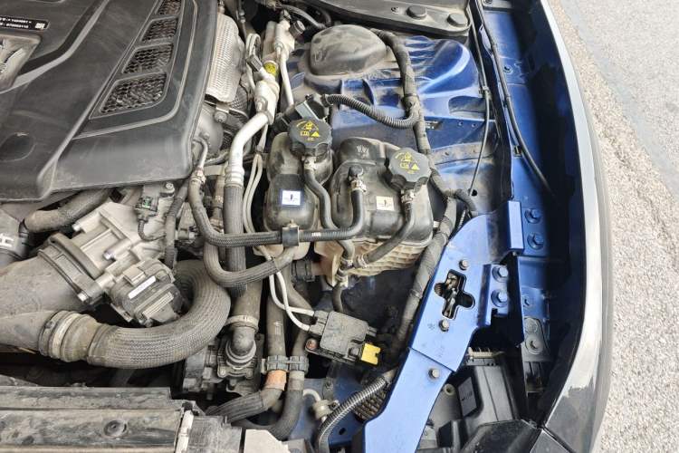 Used Maserati Ghibli 2021 2.0T Sharp Edition Engine Bay Left