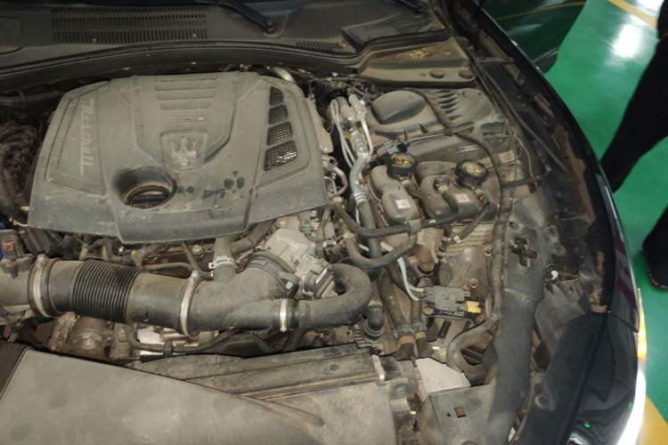 Used Maserati Ghibli 2021 2.0T Sharp Edition Engine Bay Left