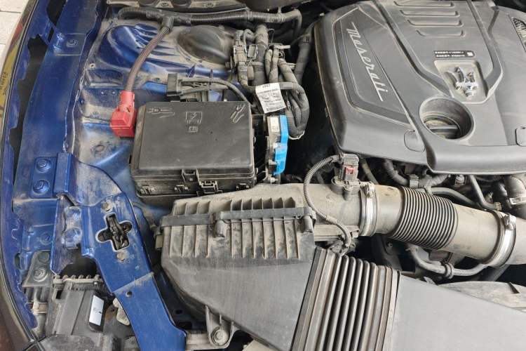 Used Maserati Ghibli 2021 2.0T Sharp Edition Engine Bay Right