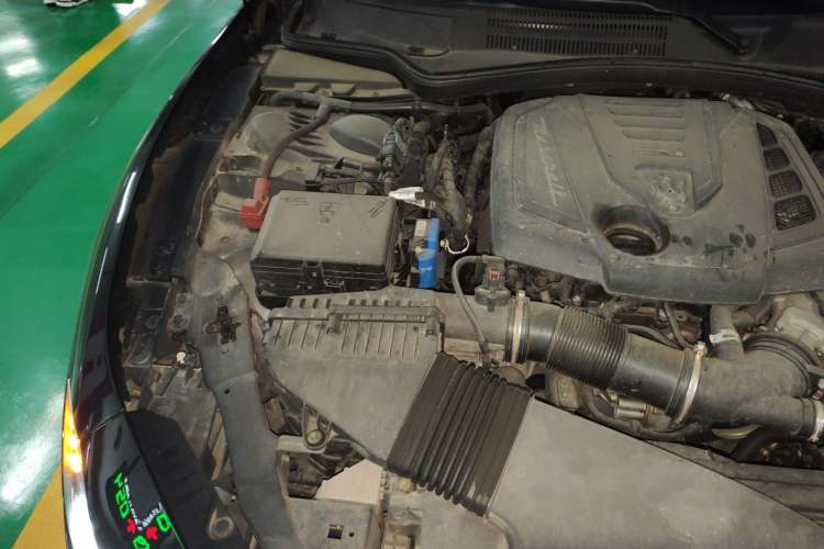 Used Maserati Ghibli 2021 2.0T Sharp Edition Engine Bay Right