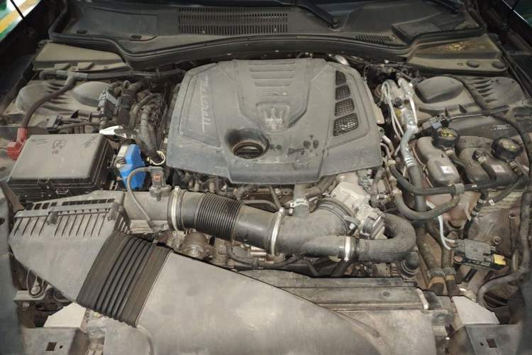 Used Maserati Ghibli 2021 2.0T Sharp Edition Engine Bay