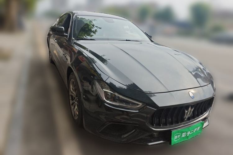 Used Maserati Ghibli 2021 2.0T Sharp Edition Front Right 45 Deg