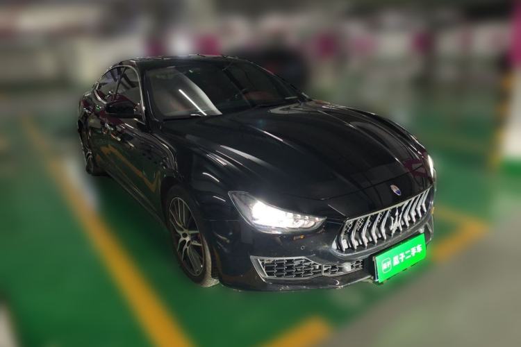 Used Maserati Ghibli 2021 2.0T Sharp Edition Front Right 45 Deg