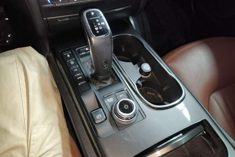 Used Maserati Ghibli 2021 2.0T Sharp Edition Gear Lever