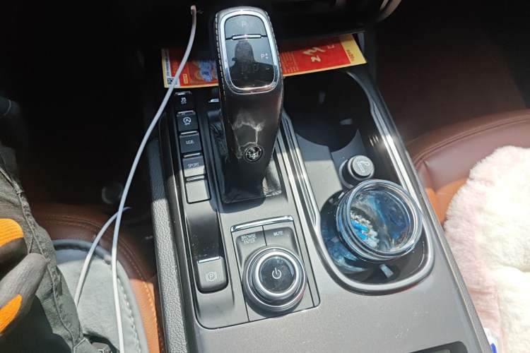 Used Maserati Ghibli 2021 2.0T Sharp Edition Gear Lever