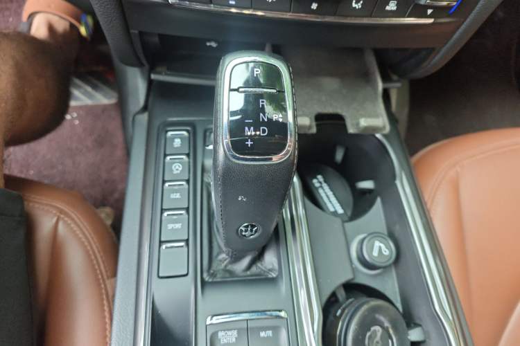 Used Maserati Ghibli 2021 2.0T Sharp Edition Gear Lever