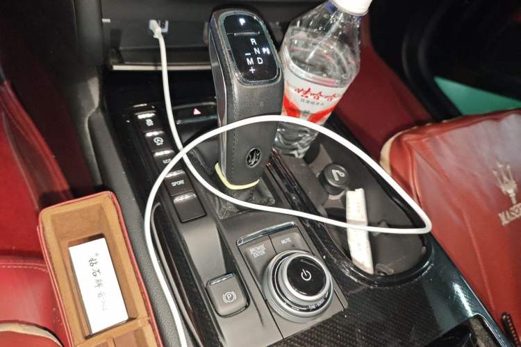 Used Maserati Ghibli 2021 2.0T Sharp Edition Gear Lever
