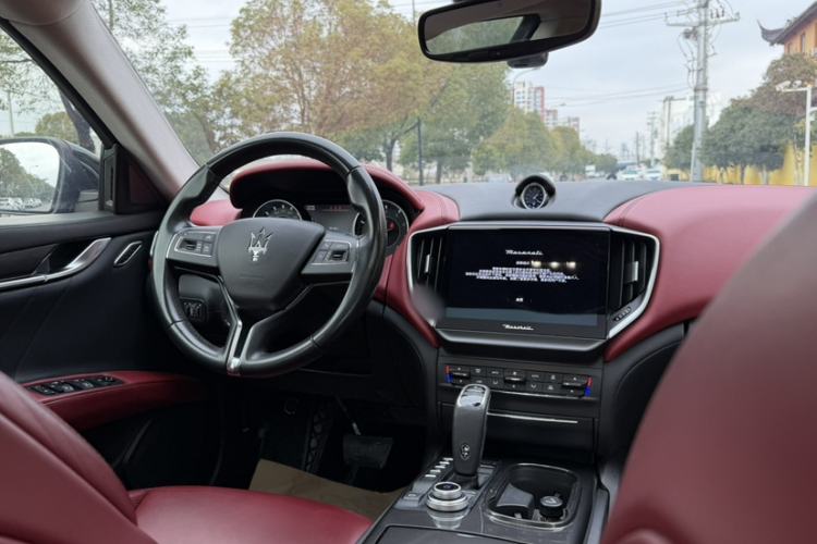 Used Maserati Ghibli 2021 2.0T Sharp Edition Interior 3