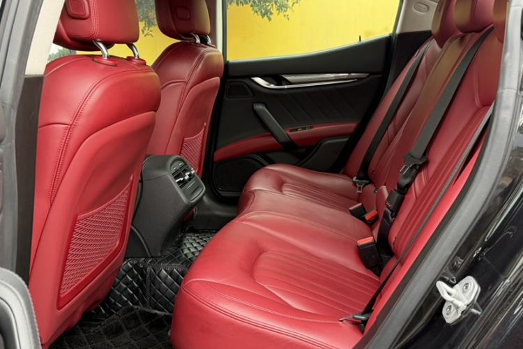 Used Maserati Ghibli 2021 2.0T Sharp Edition Interior 4