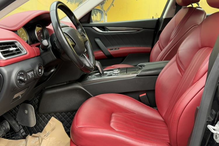 Used Maserati Ghibli 2021 2.0T Sharp Edition Left Front Seat
