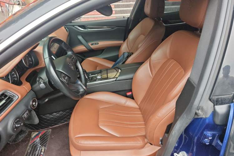 Used Maserati Ghibli 2021 2.0T Sharp Edition Left Front Seat