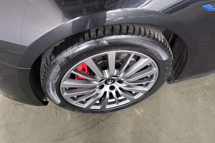 Used Maserati Ghibli 2021 2.0T Sharp Edition Left Front Wheel Hub