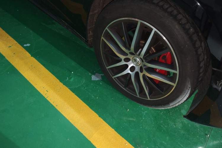 Used Maserati Ghibli 2021 2.0T Sharp Edition Right Front Wheel Hub