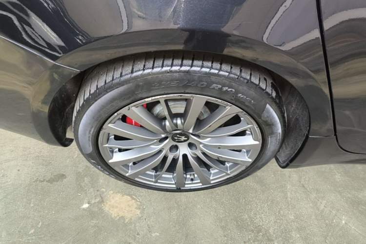 Used Maserati Ghibli 2021 2.0T Sharp Edition Right Rear Wheel Hub