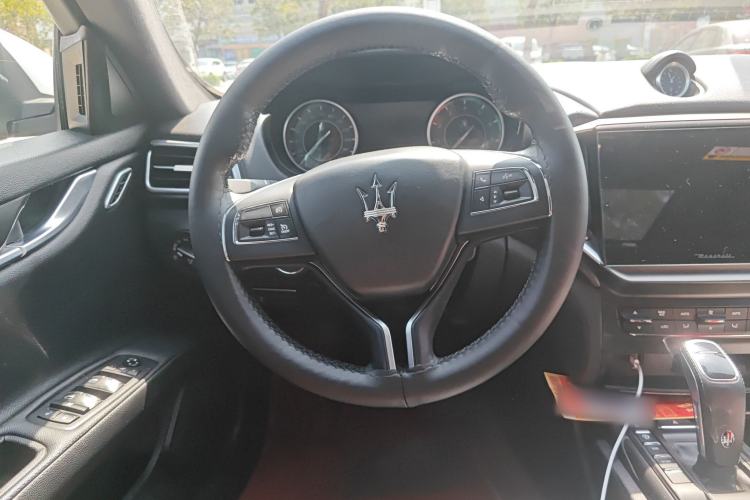 Used Maserati Ghibli 2021 2.0T Sharp Edition Steering Wheel