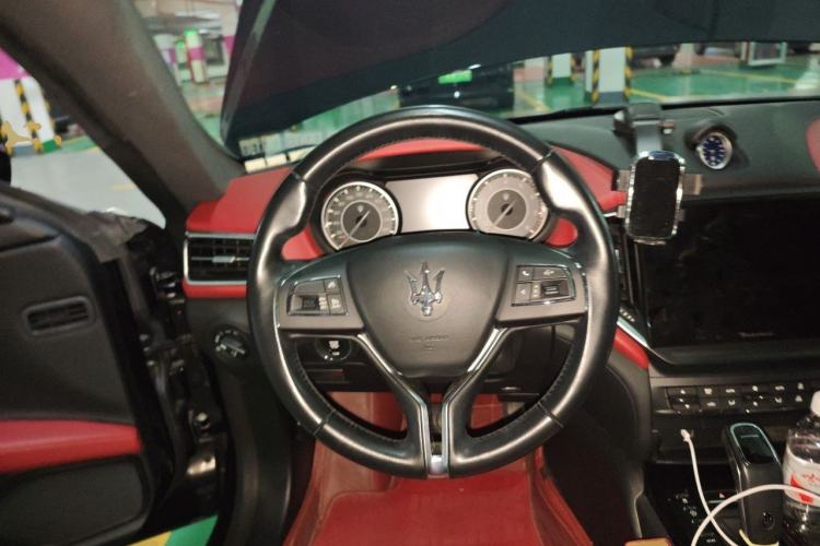 Used Maserati Ghibli 2021 2.0T Sharp Edition Steering Wheel