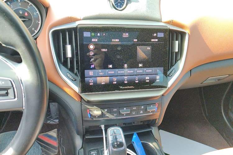 Used Maserati Ghibli 2021 2.0T Sharp Edition Audio And AC Panel