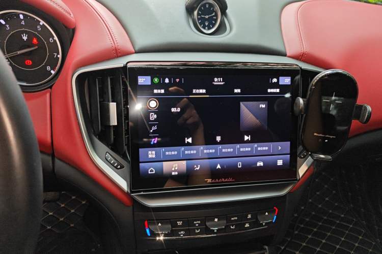 Used Maserati Ghibli 2021 2.0T Sharp Edition Audio And AC Panel
