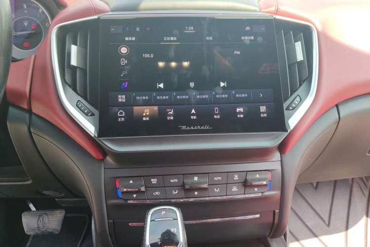 Used Maserati Ghibli 2021 2.0T Sharp Edition Audio And AC Panel
