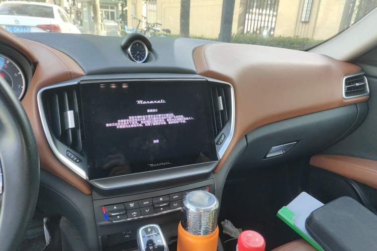 Used Maserati Ghibli 2021 2.0T Sharp Edition Audio And AC Panel