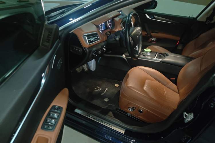 Used Maserati Ghibli 2021 2.0T Sharp Edition Driver Seat