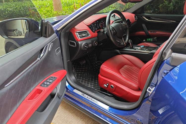 Used Maserati Ghibli 2021 2.0T Sharp Edition Driver Seat