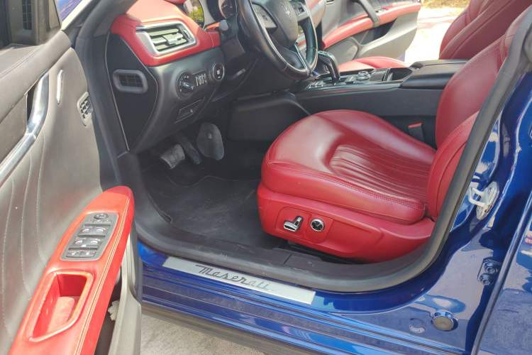 Used Maserati Ghibli 2021 2.0T Sharp Edition Driver Seat