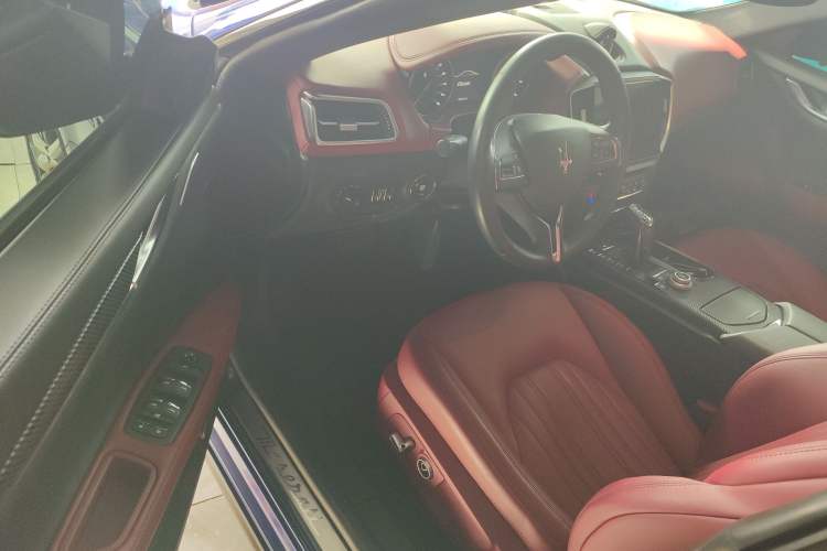 Used Maserati Ghibli 2021 2.0T Sharp Edition Driver Seat