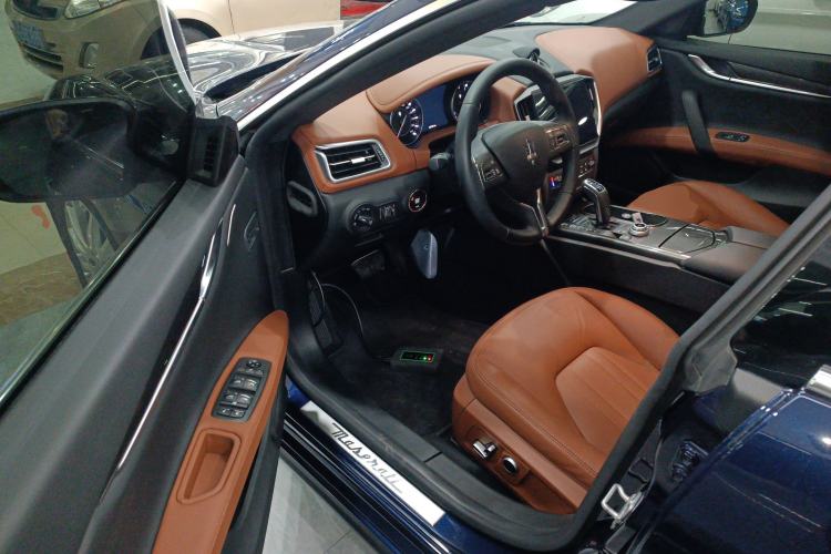 Used Maserati Ghibli 2021 2.0T Sharp Edition Driver Seat