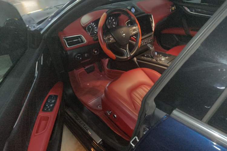 Used Maserati Ghibli 2021 2.0T Sharp Custom Edition Driver Seat