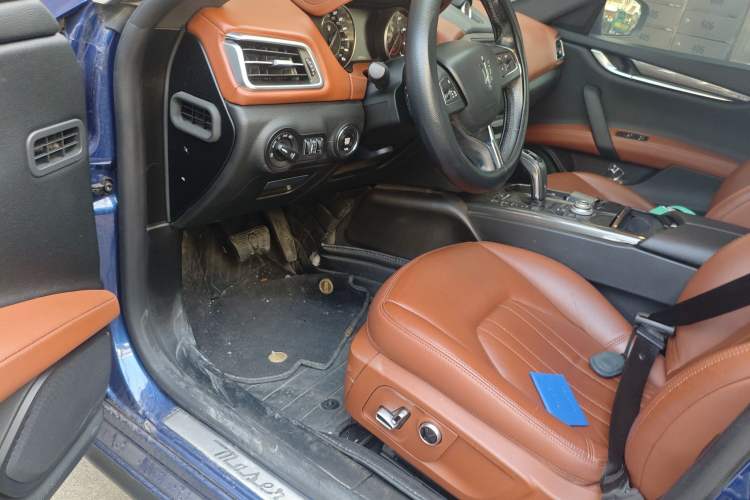 Used Maserati Ghibli 2021 2.0T Sharp Edition Driver Seat
